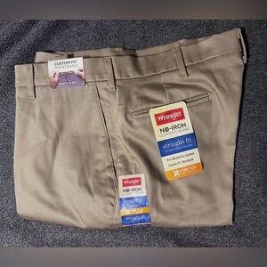 Men’s Wrangler Khaki Straight Fit Pants Size 36x29